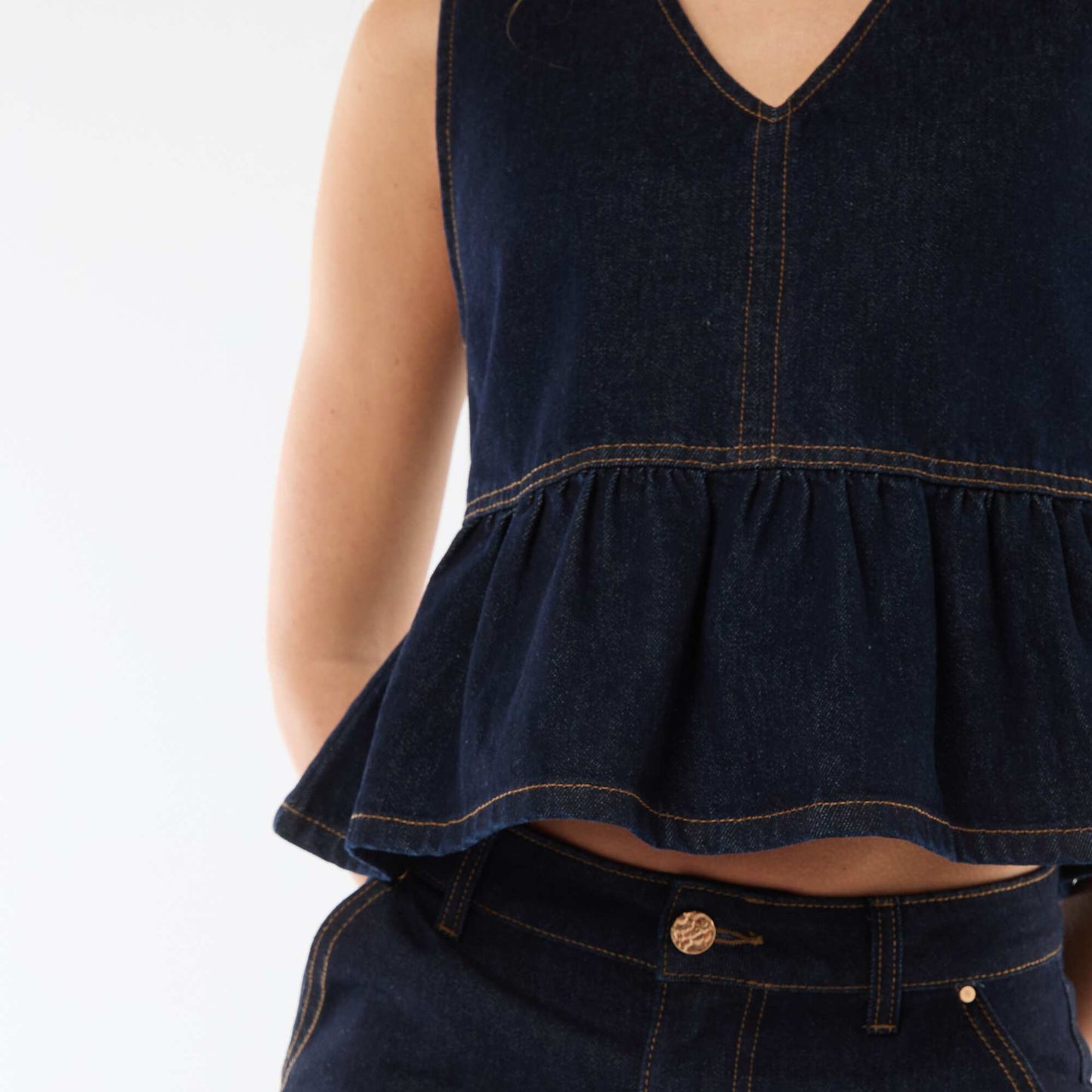 Top jean con cuello en pico AZUL