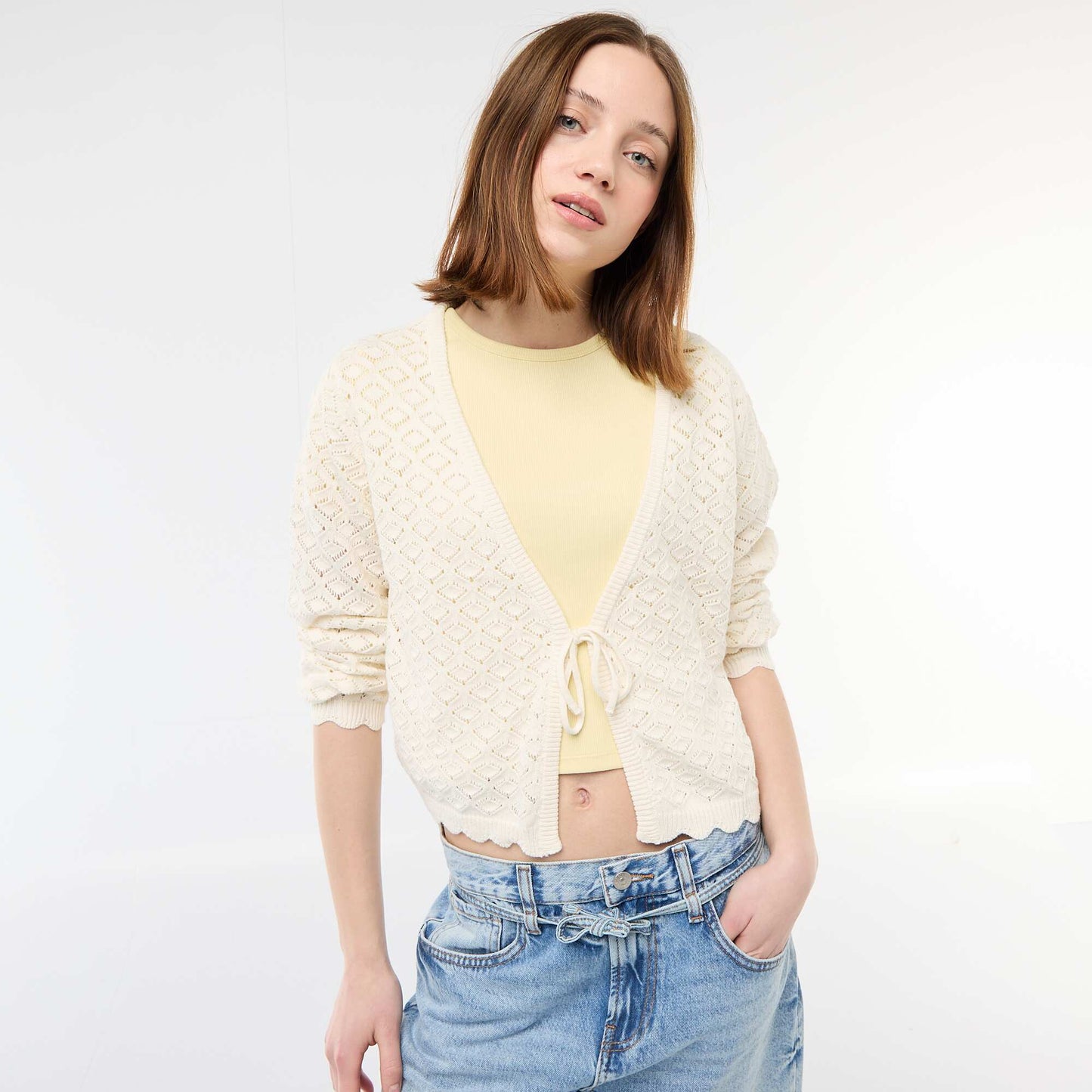Chaqueta de croché con lazada festoneado BEIGE