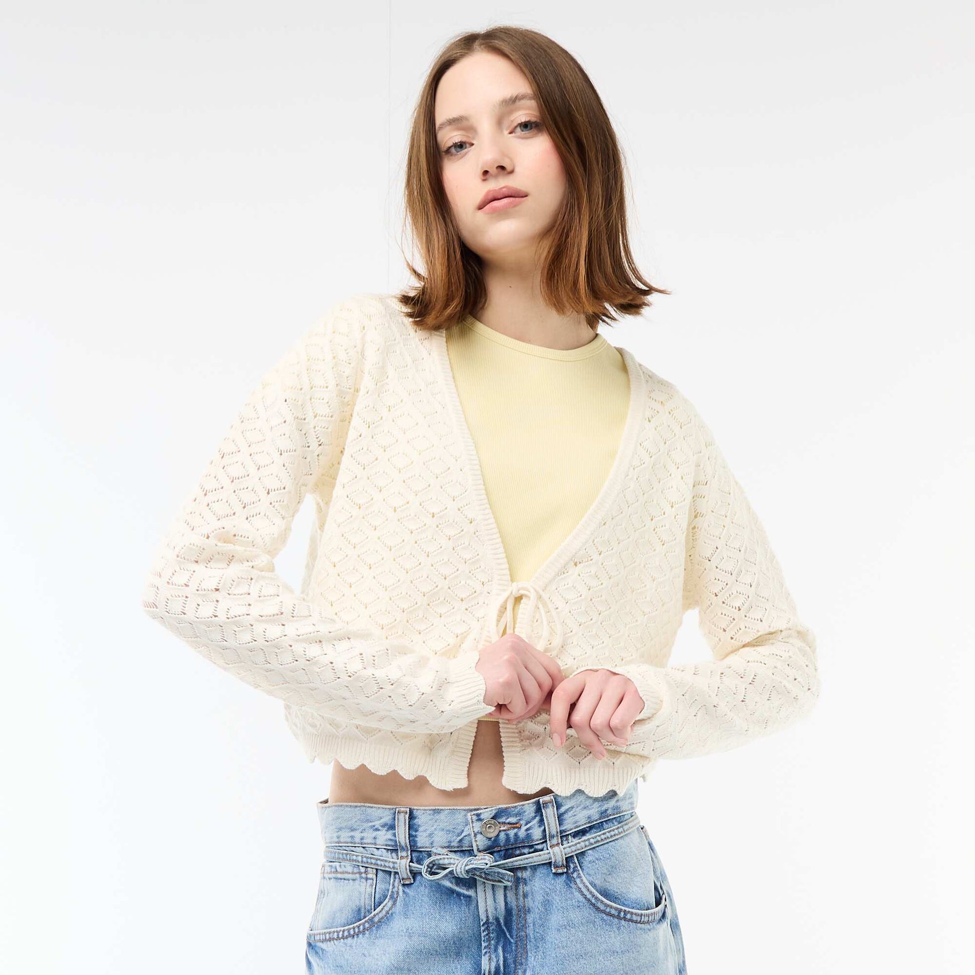 Chaqueta de croché con lazada festoneado BEIGE