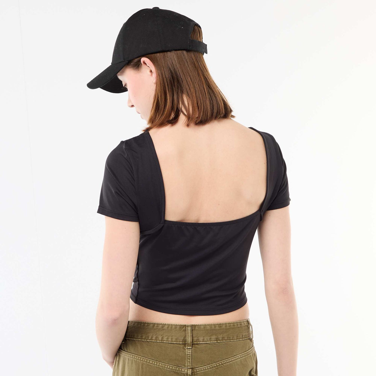 Camiseta corta con escote cuadrado en la espalda NEGRO