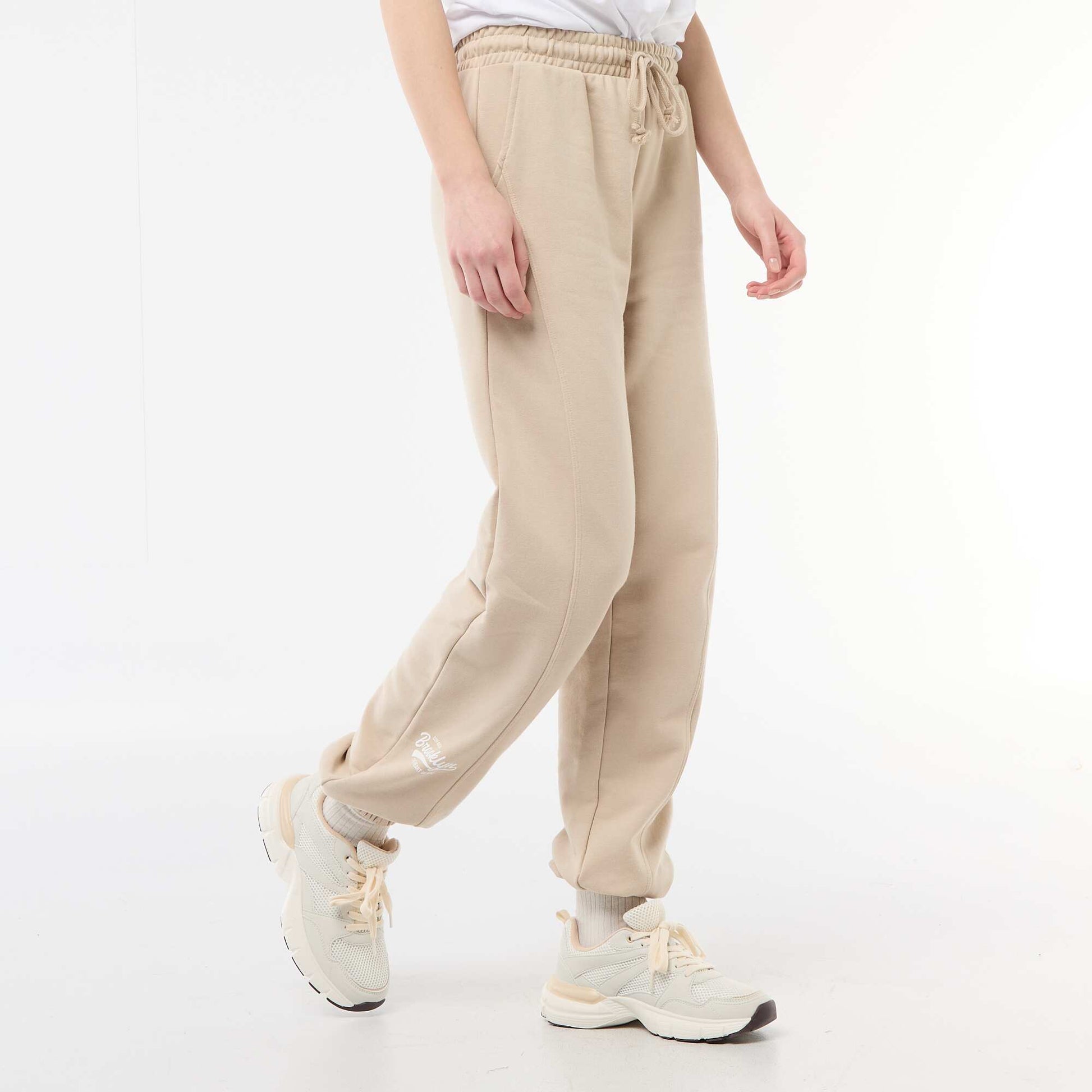 Joggers corte barrel de algodón liso BEIGE