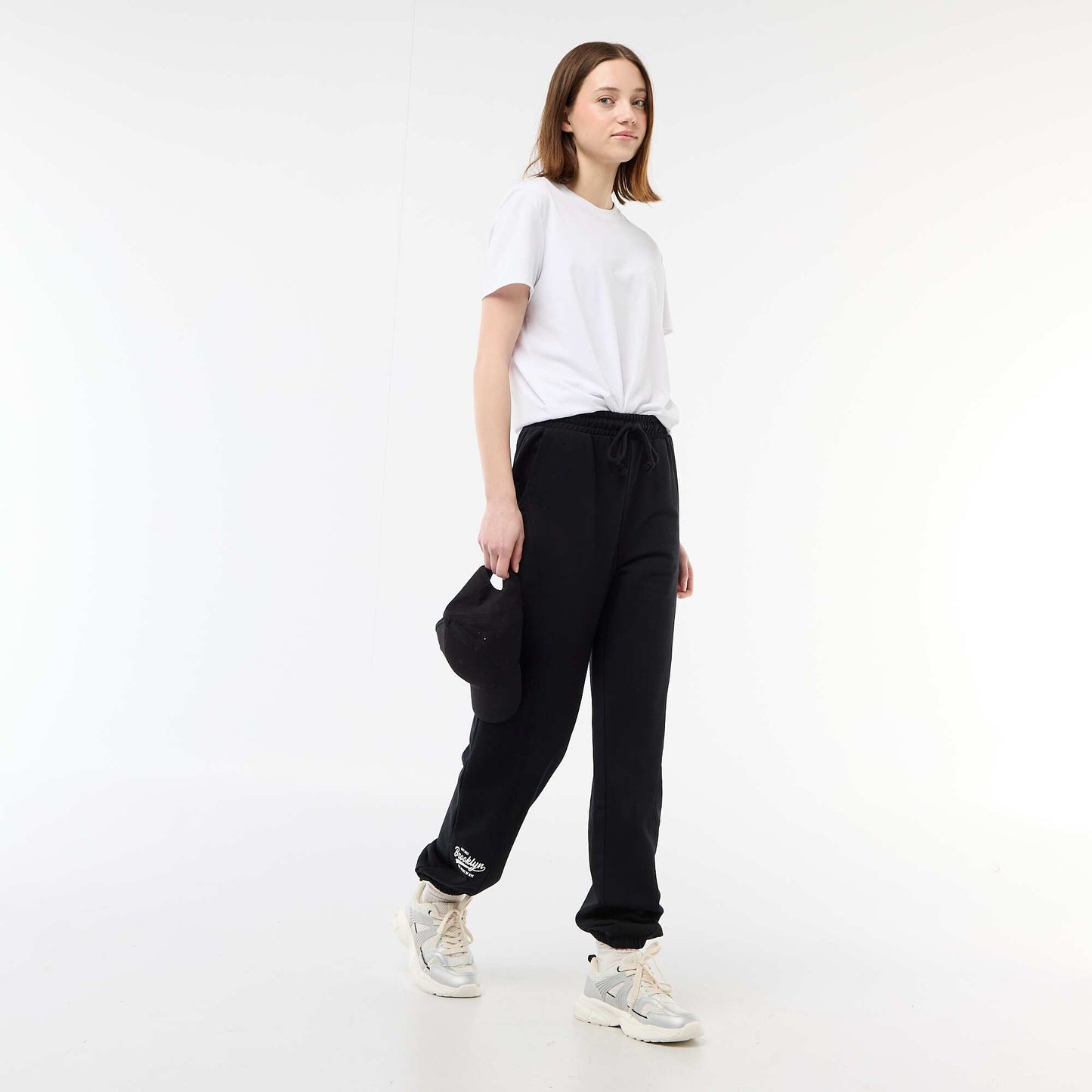 Joggers corte barrel de algodón liso NEGRO