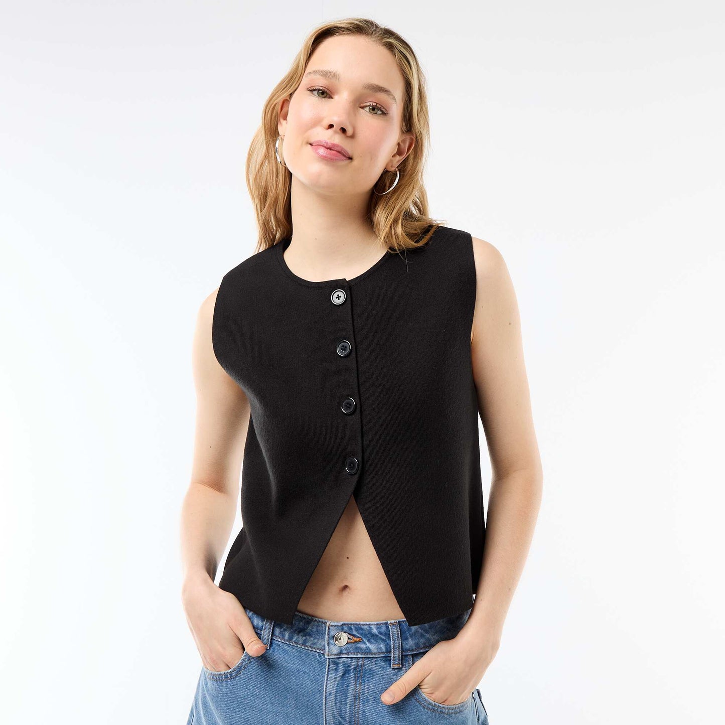 Chaleco abotonado con cuello redondo NEGRO