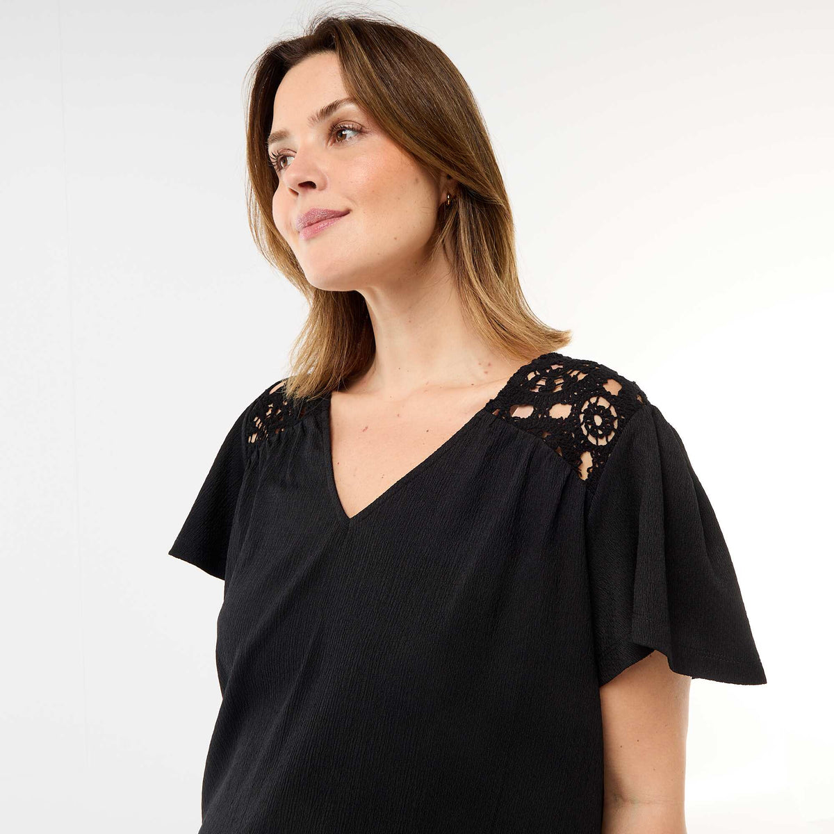 Camiseta de punto crepé y macramé NEGRO