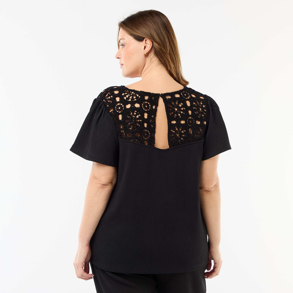 Camiseta de punto crepé y macramé NEGRO