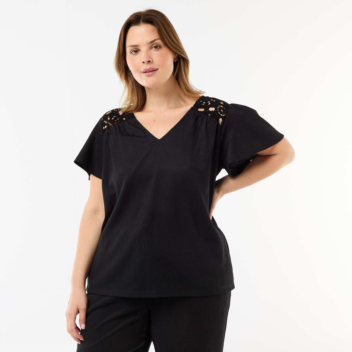 Camiseta de punto crepé y macramé NEGRO