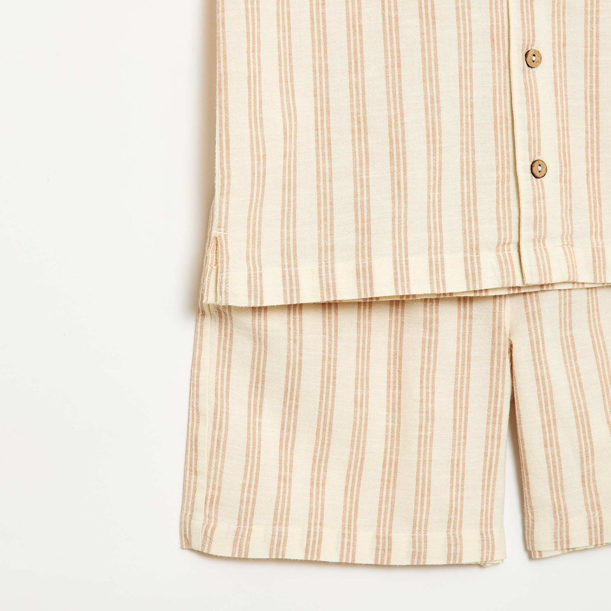 Conjunto de camisa y Pantalón corto de rayas BEIGE