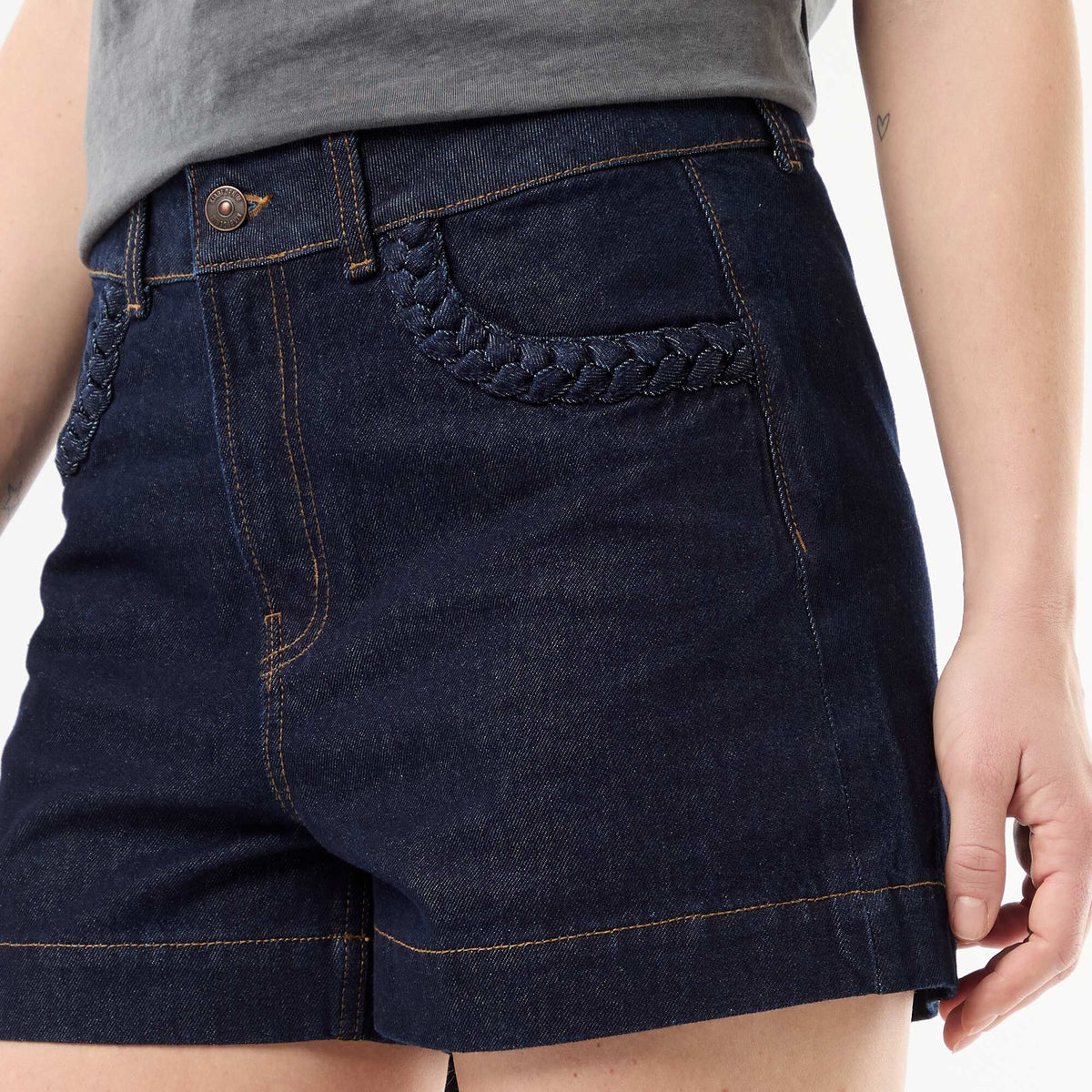 Pantalón corto jean con bolsillos trenzados AZUL