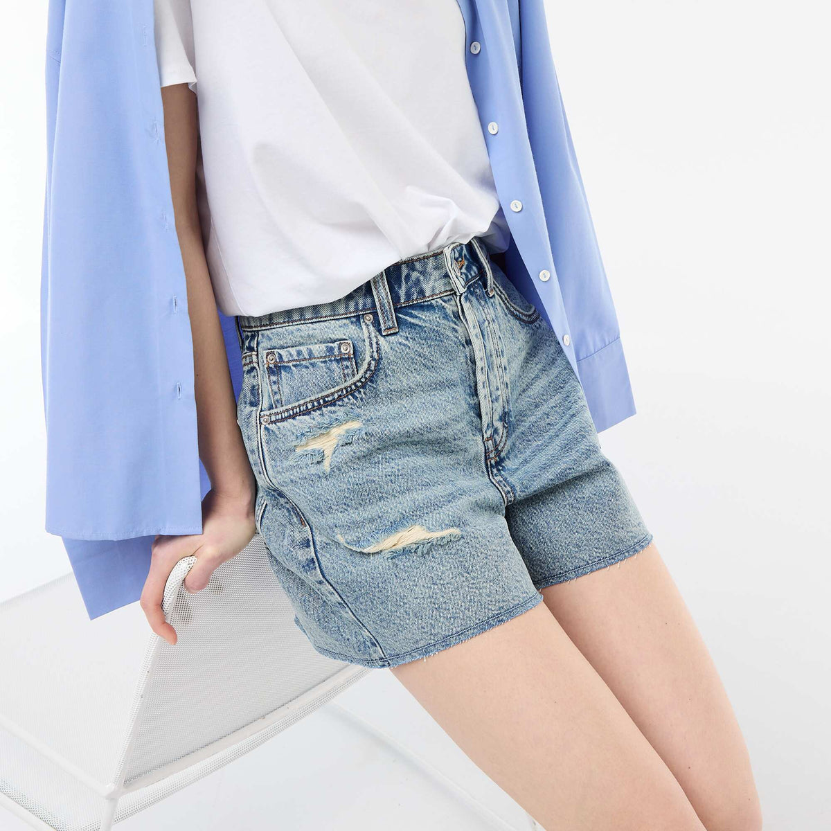 Jean corto denim efecto destroy AZUL