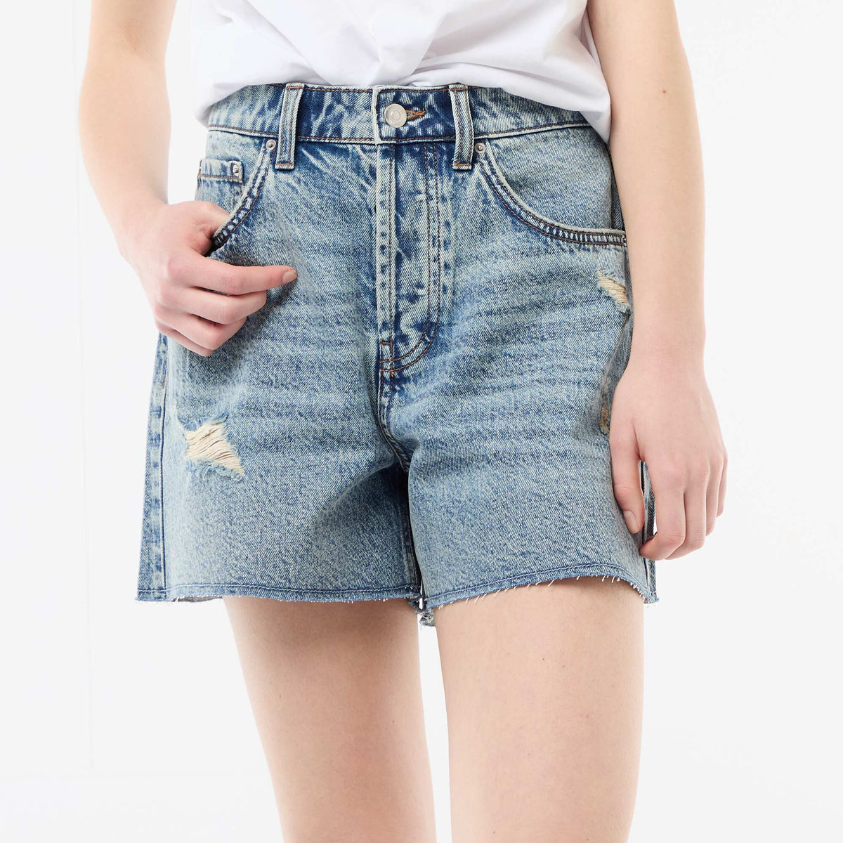 Jean corto denim efecto destroy AZUL
