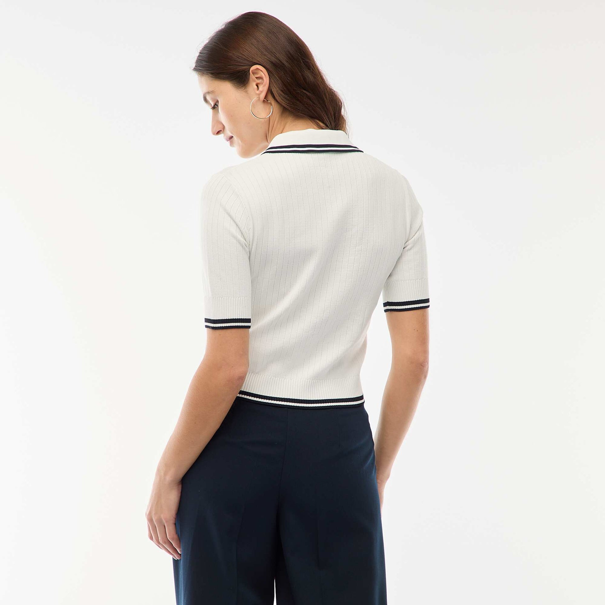 Sweater remera de canalé con botones marineros dorados BLANCO