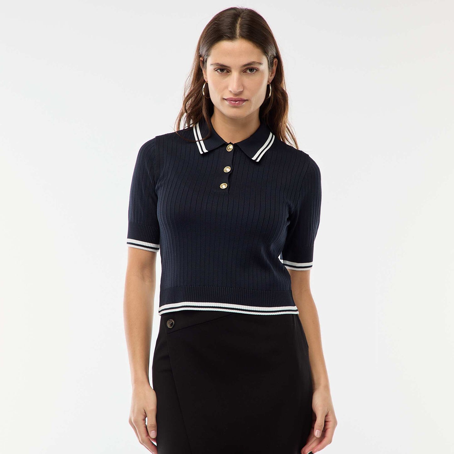 Sweater remera de canalé con botones marineros dorados AZUL
