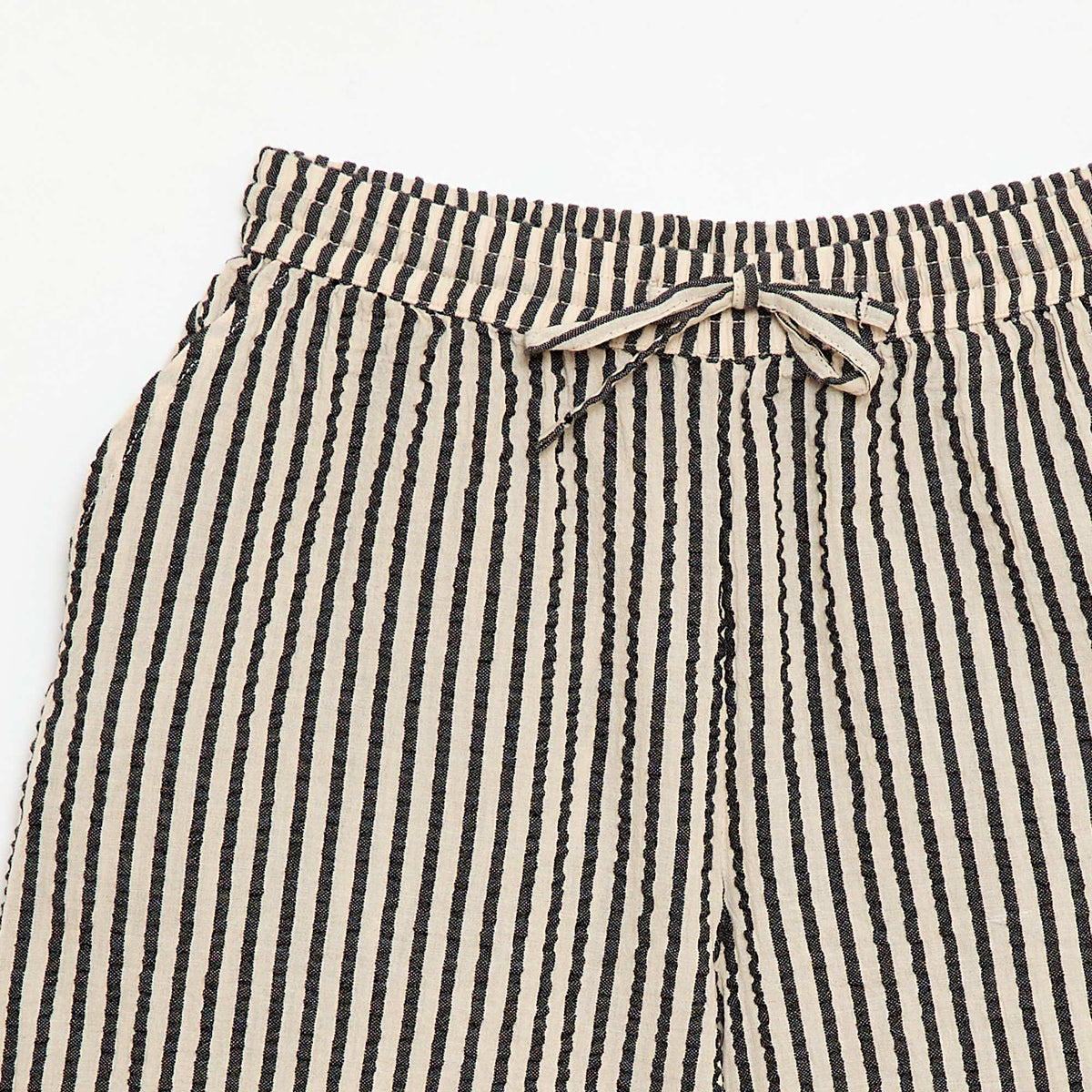 Pantalón corto a rayas con cordones ajustables BEIGE
