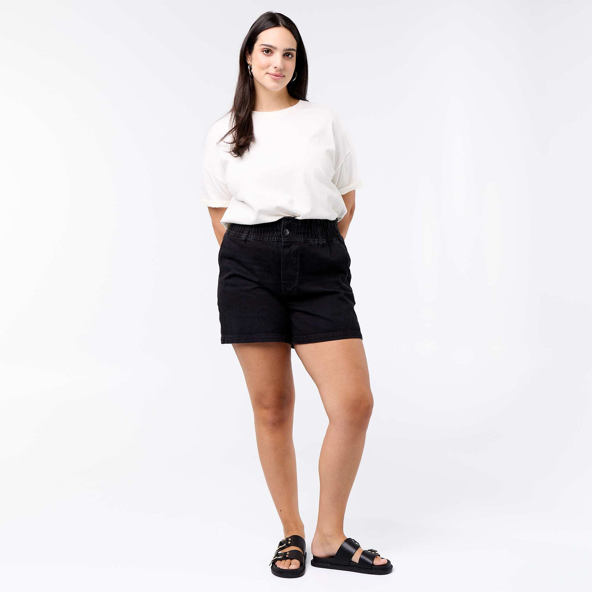 Pantalón corto jean con bolsillos GRIS