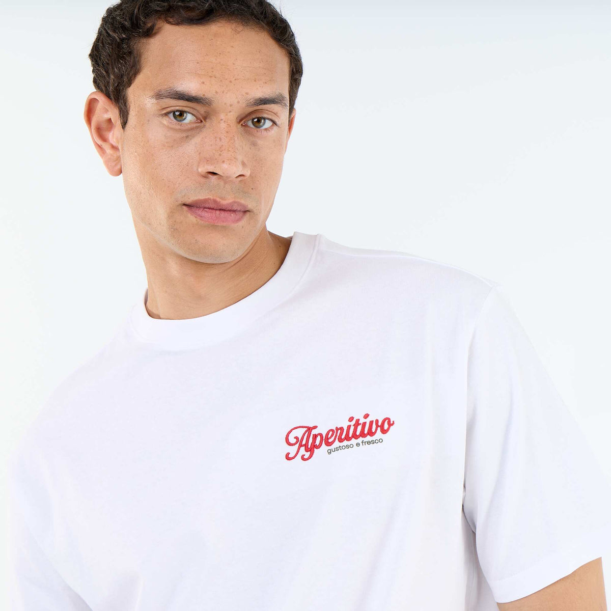 Camiseta de manga corta con estampados y bordados por delante y por detrás BLANCO