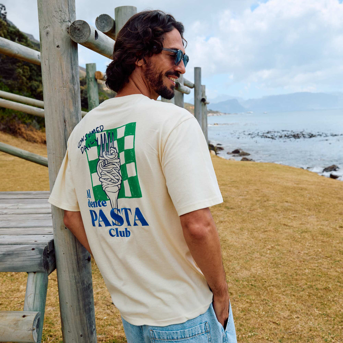 Camiseta de manga corta con estampados y bordados por delante y por detrás AMARILLO