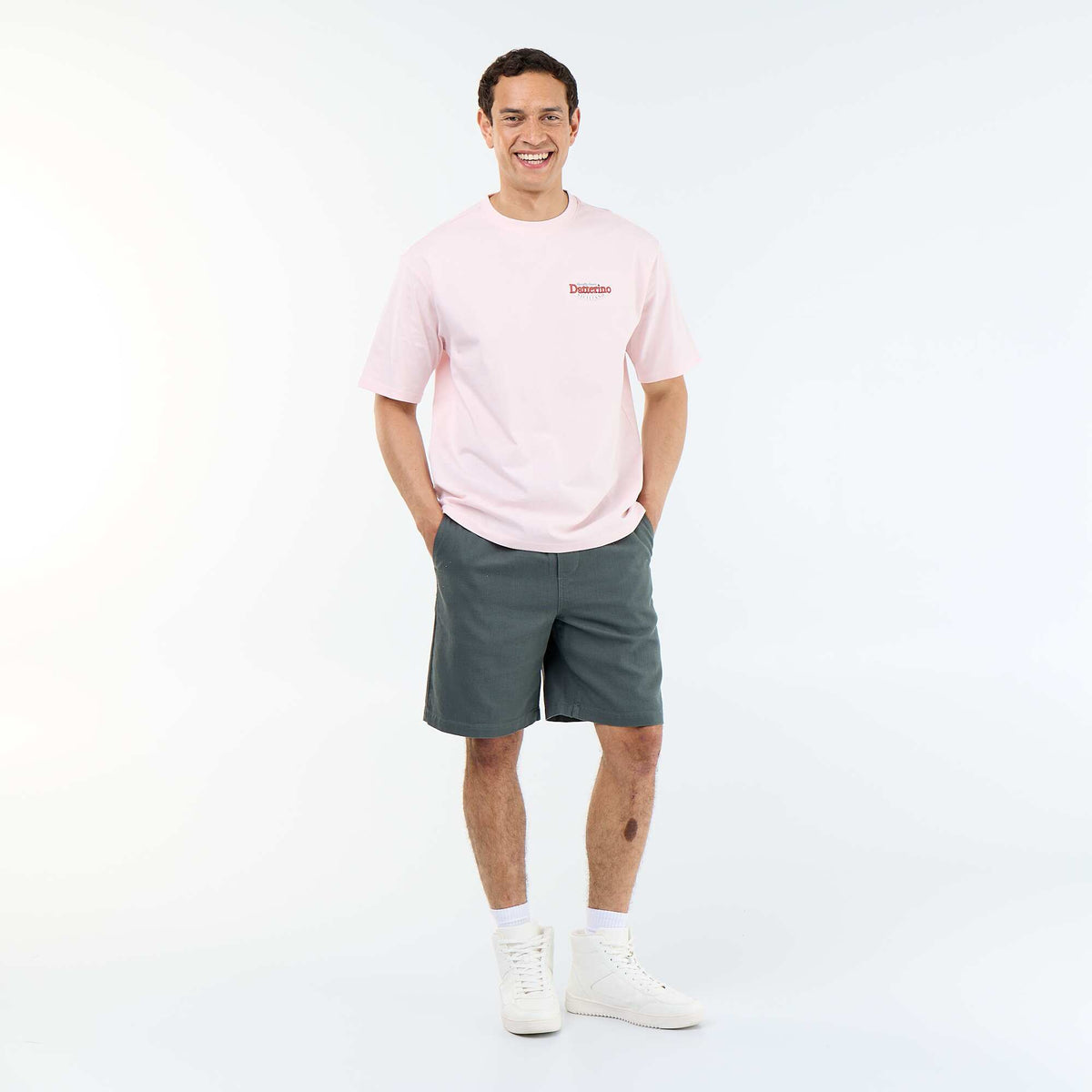 Camiseta de manga corta con estampados y bordados por delante y por detrás ROSA