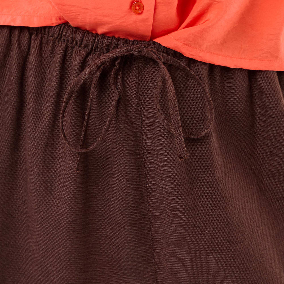 Pantalón ancho de mujer con cintura elástica y bajo ajustado MARRON