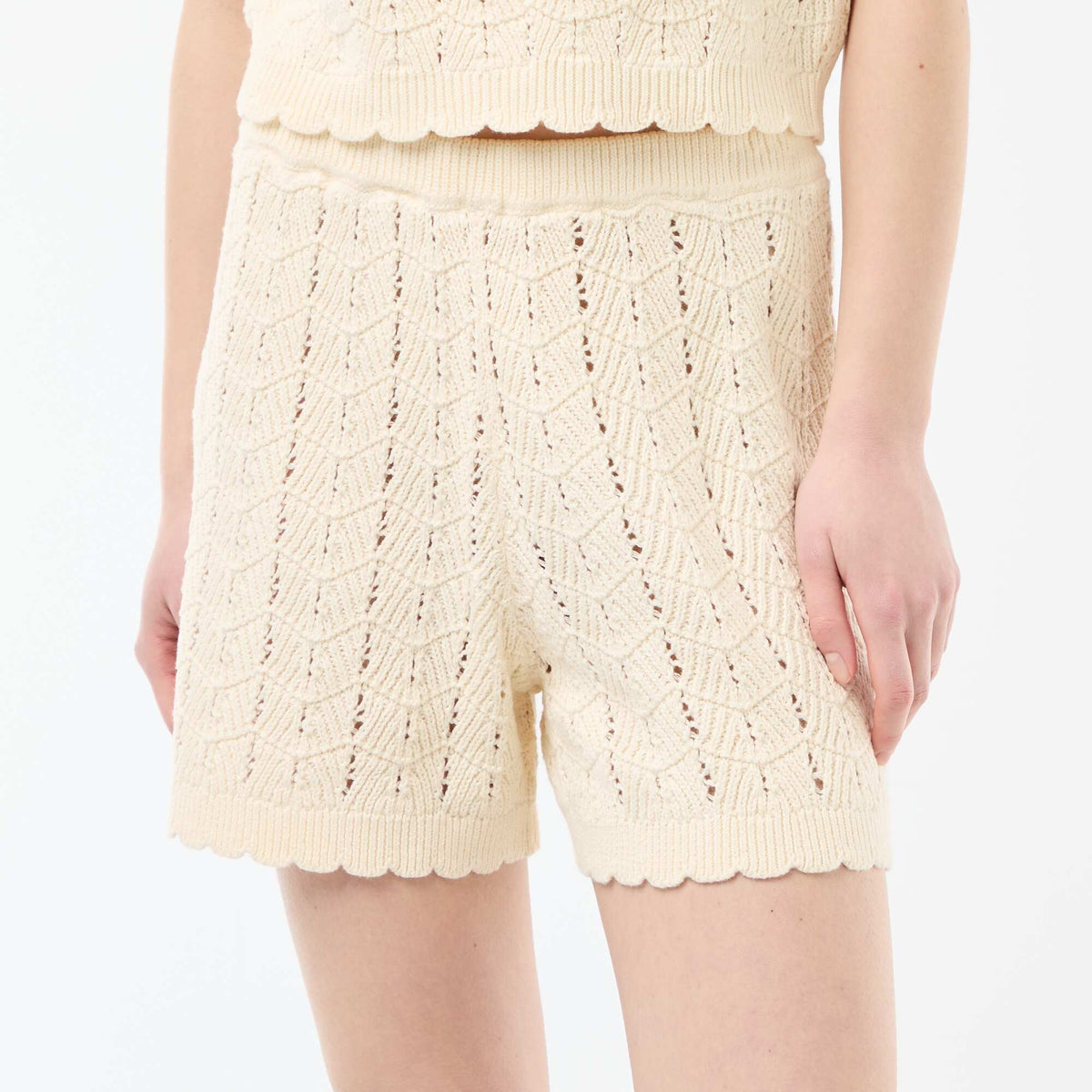 Pantalón corto ancho de croché BEIGE
