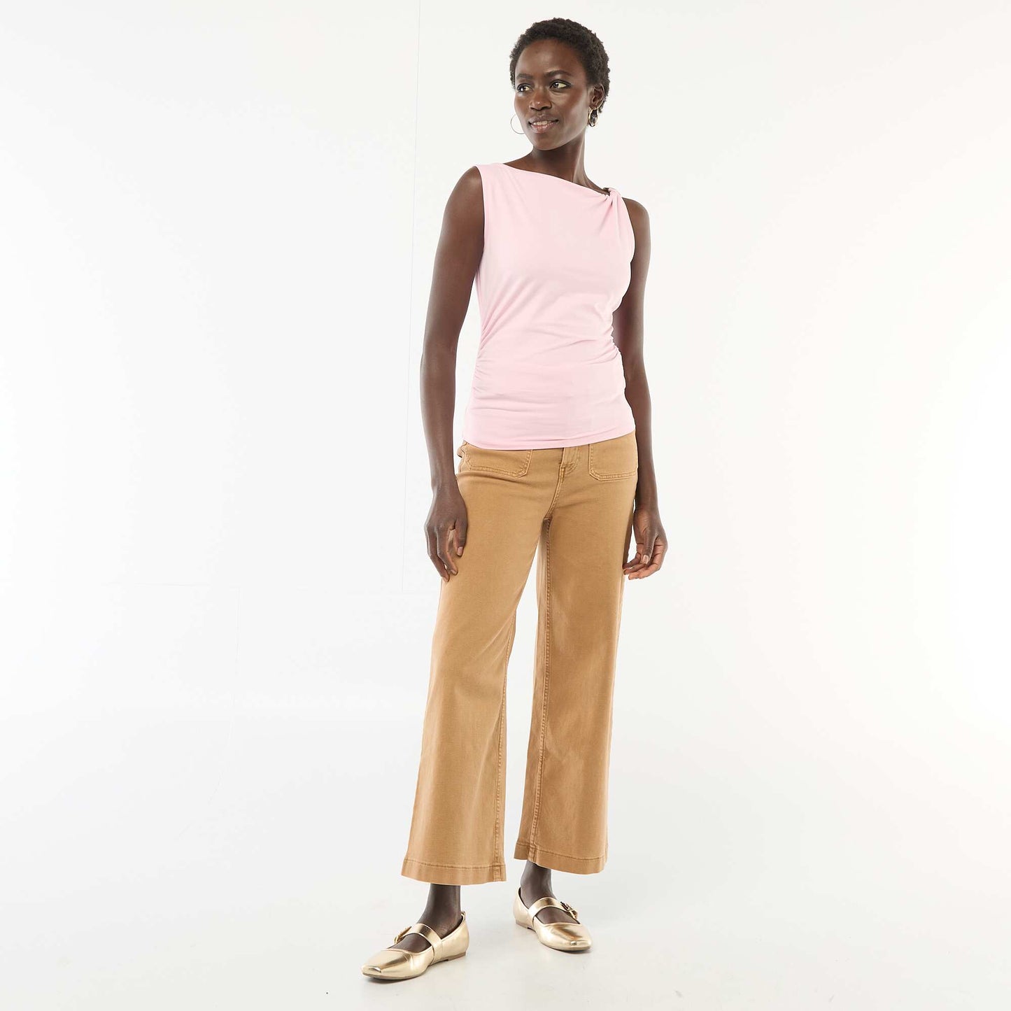 Camiseta elástica con joya dorada ROSA