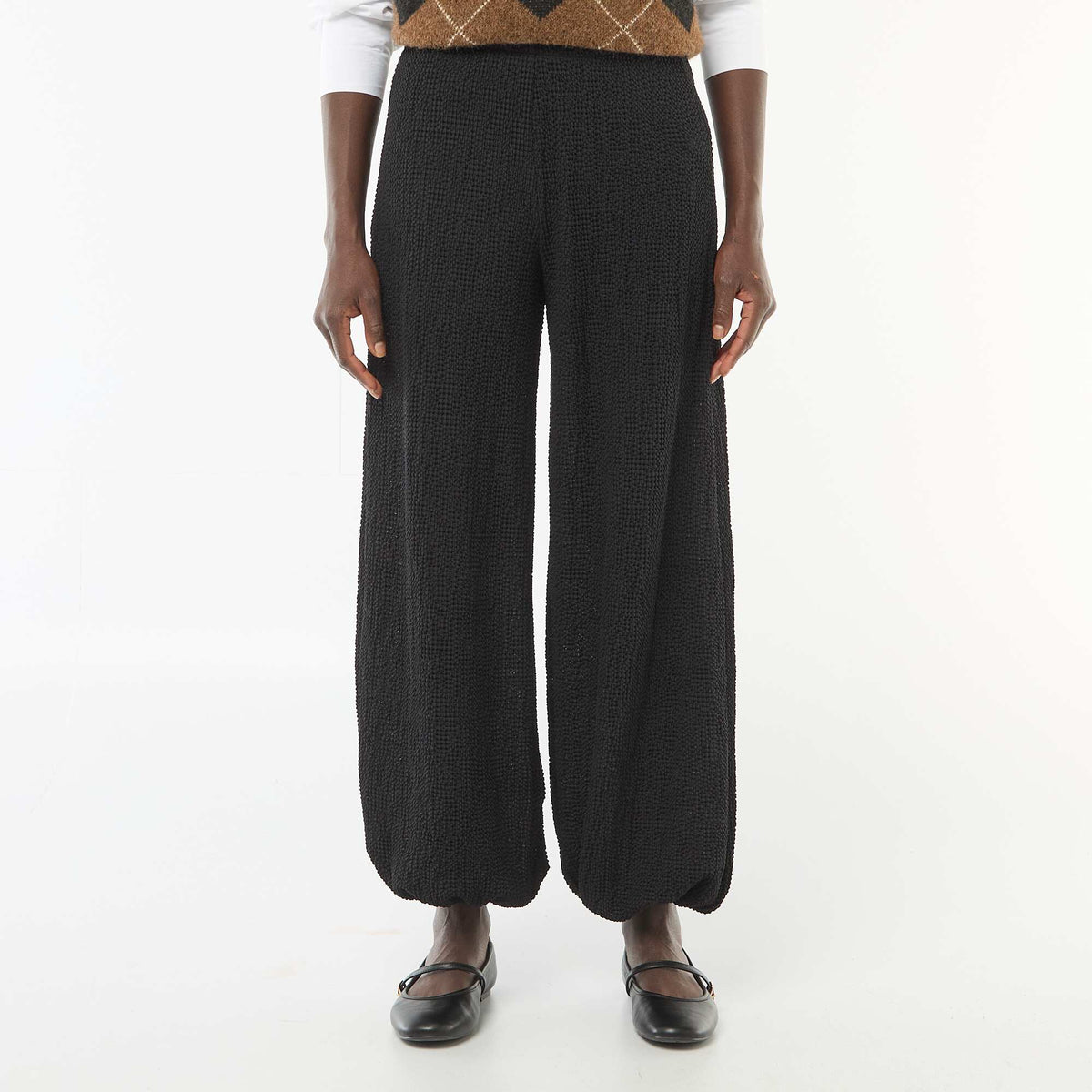 Pantalón de punto arrugado NEGRO