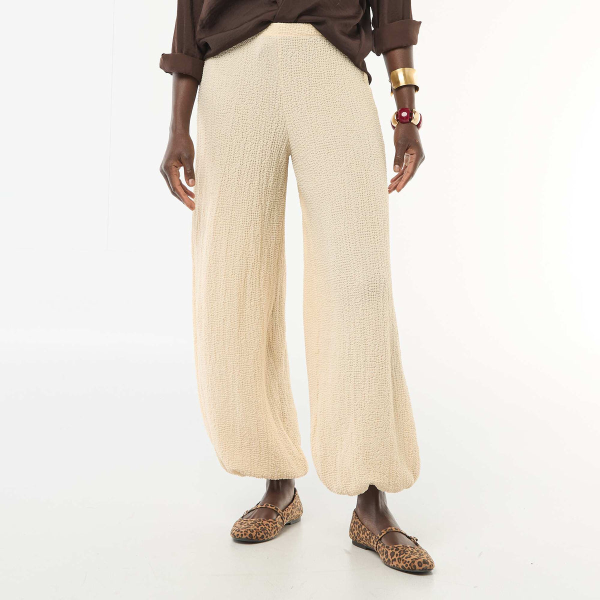 Pantalón de punto arrugado BEIGE