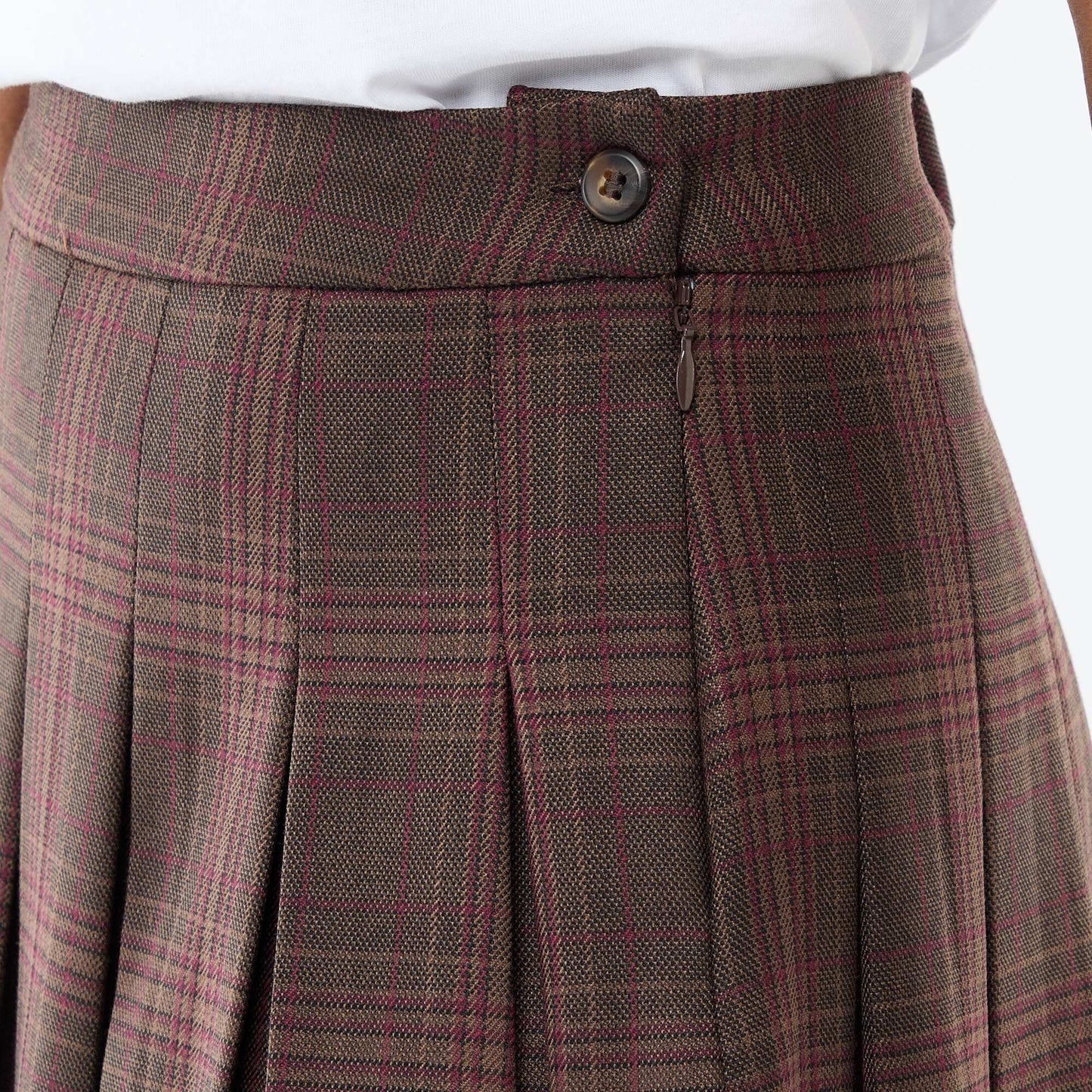 Falda corta plisada con cremallera MARRON