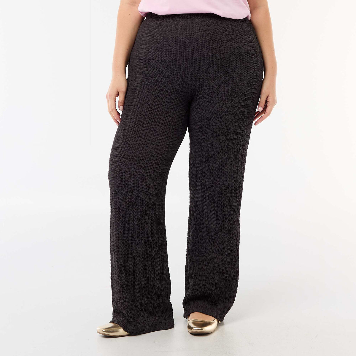 Pantalón ancho de punto gofrado NEGRO
