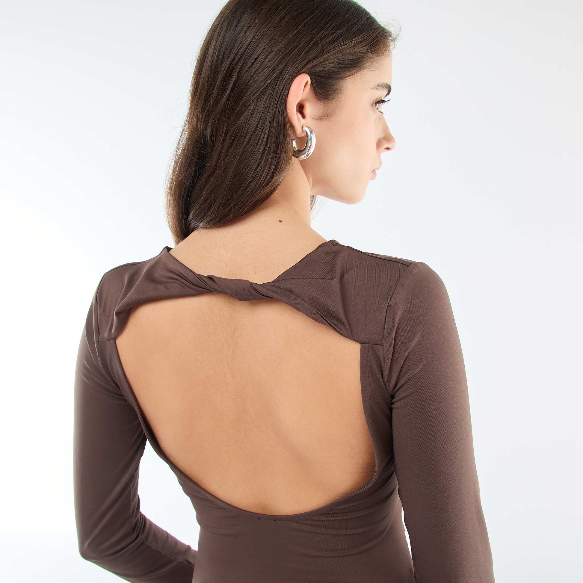 Camiseta espalda descubierta MARRON