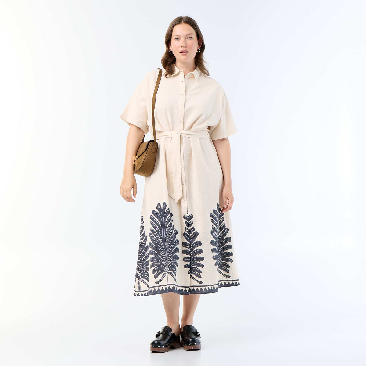 Vestido camisero largo de manga corta BEIGE
