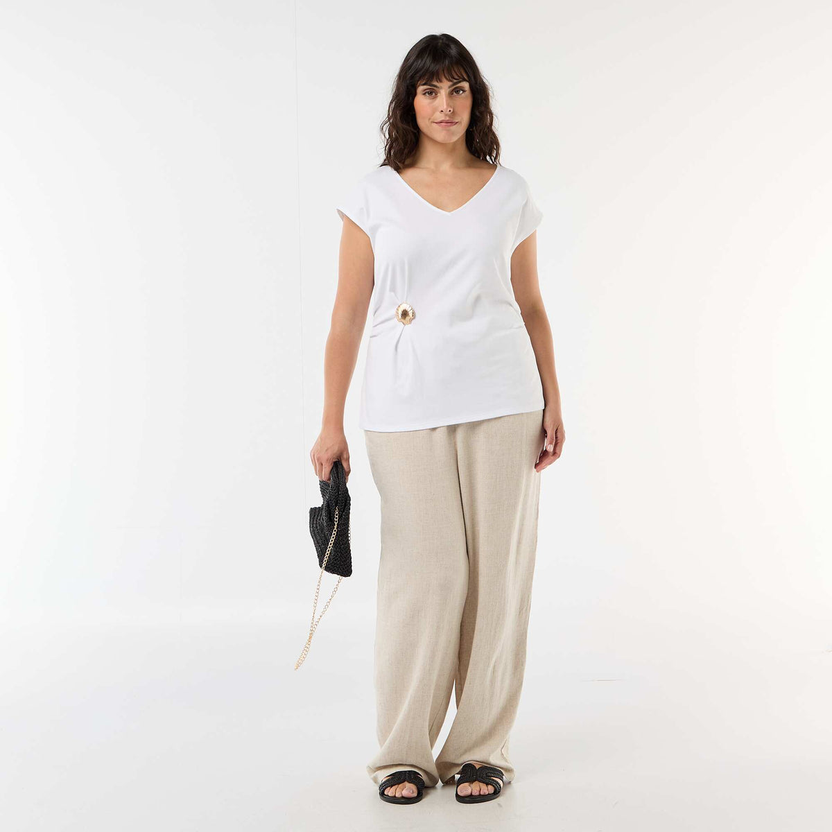 Camiseta drapeada con joya dorada BLANCO