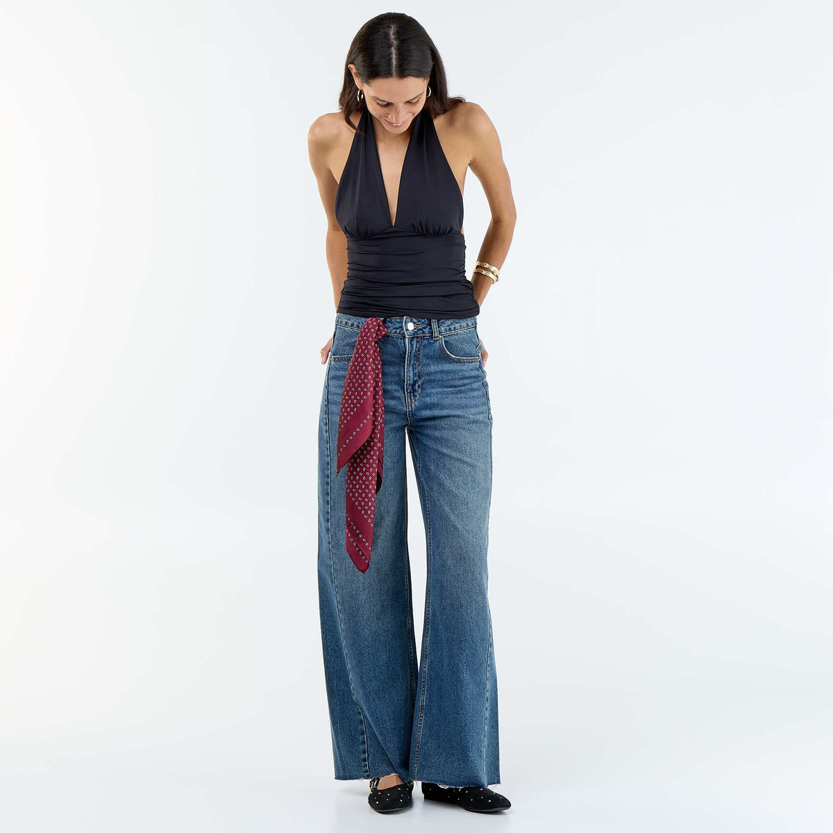 Top elástico con cuello halter NEGRO