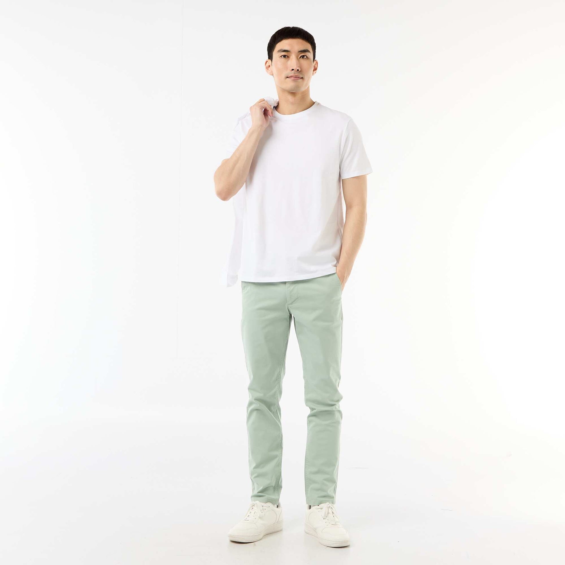 Pantalón chino slim VERDE
