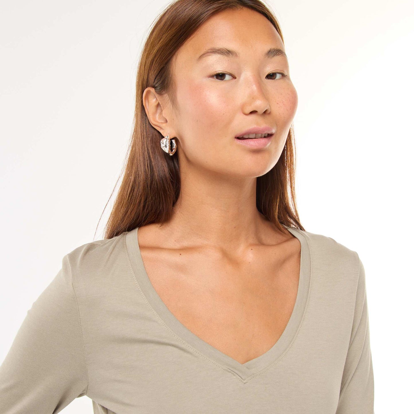 Camiseta con cuello de pico VERDE