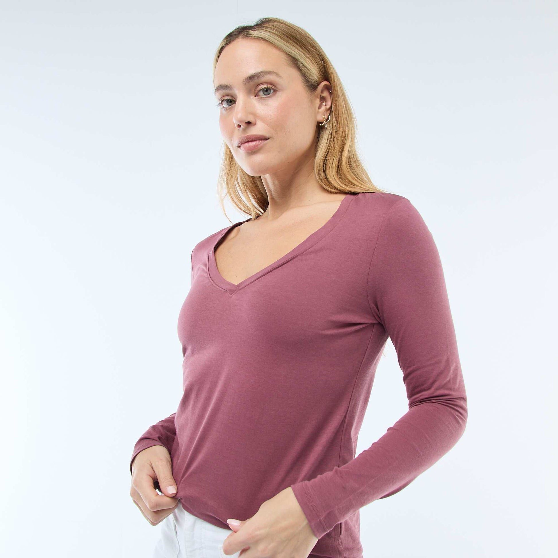 Camiseta cuello en pico ROSA