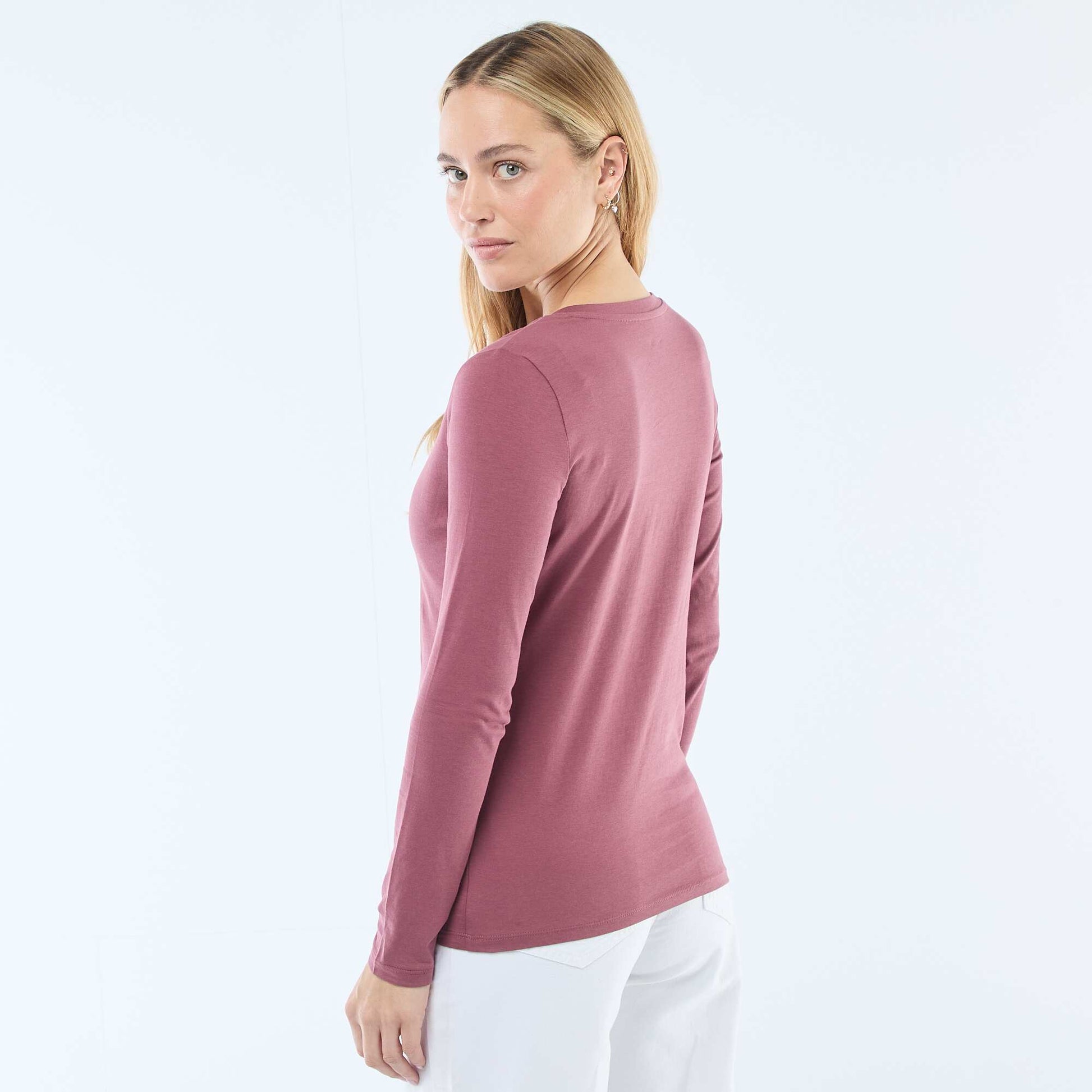 Camiseta cuello en pico ROSA