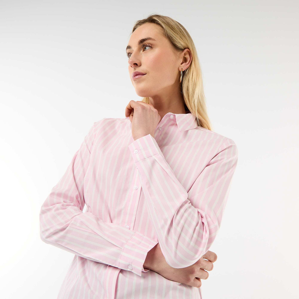 Camisa entallada cuello italiano ROSA