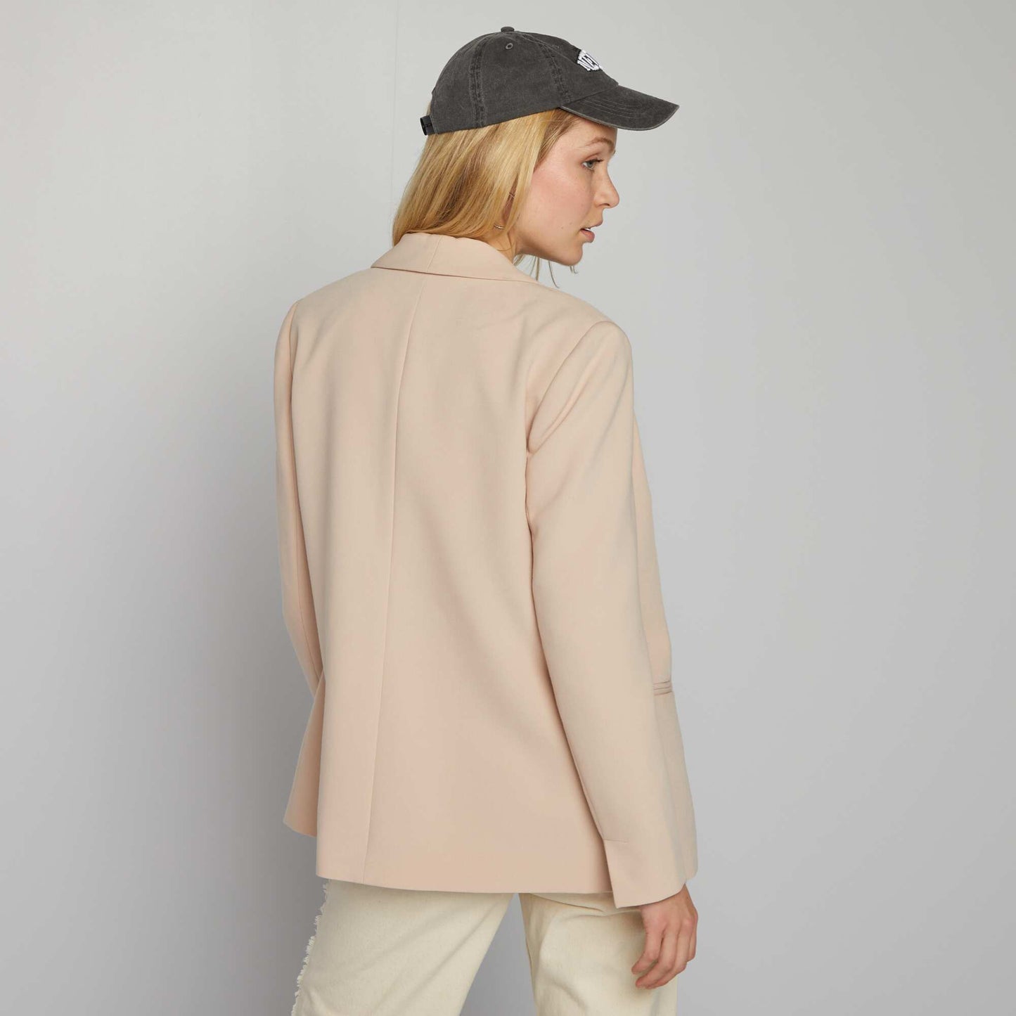 Chaqueta blazer semilarga BEIGE