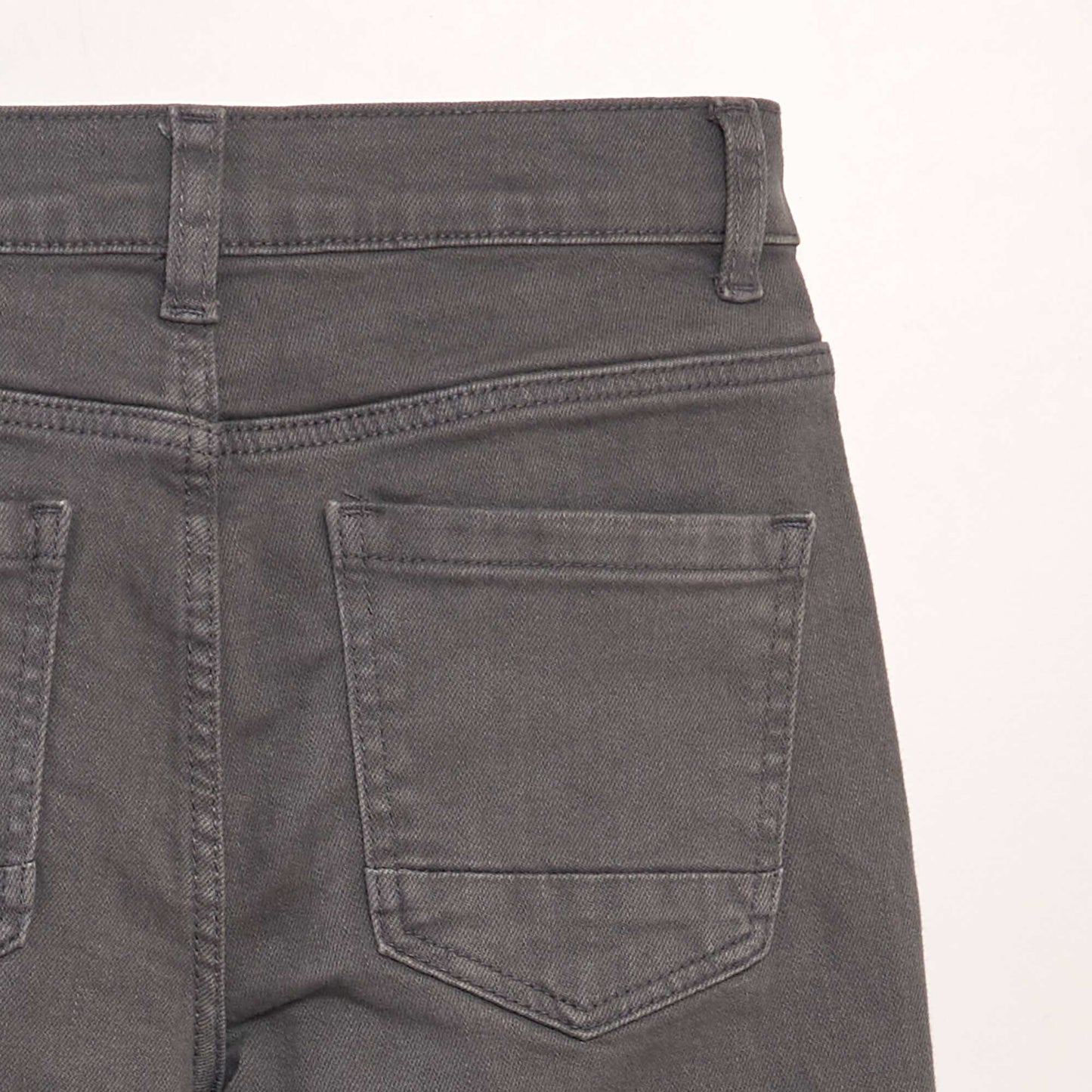 Jean slim con 5 bolsillos GRIS