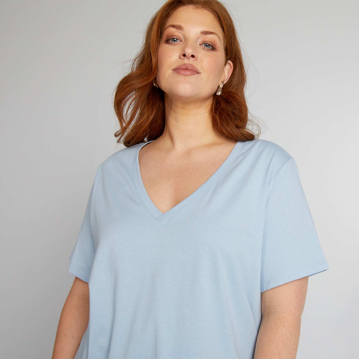 Camiseta de punto con cuello de pico AZUL