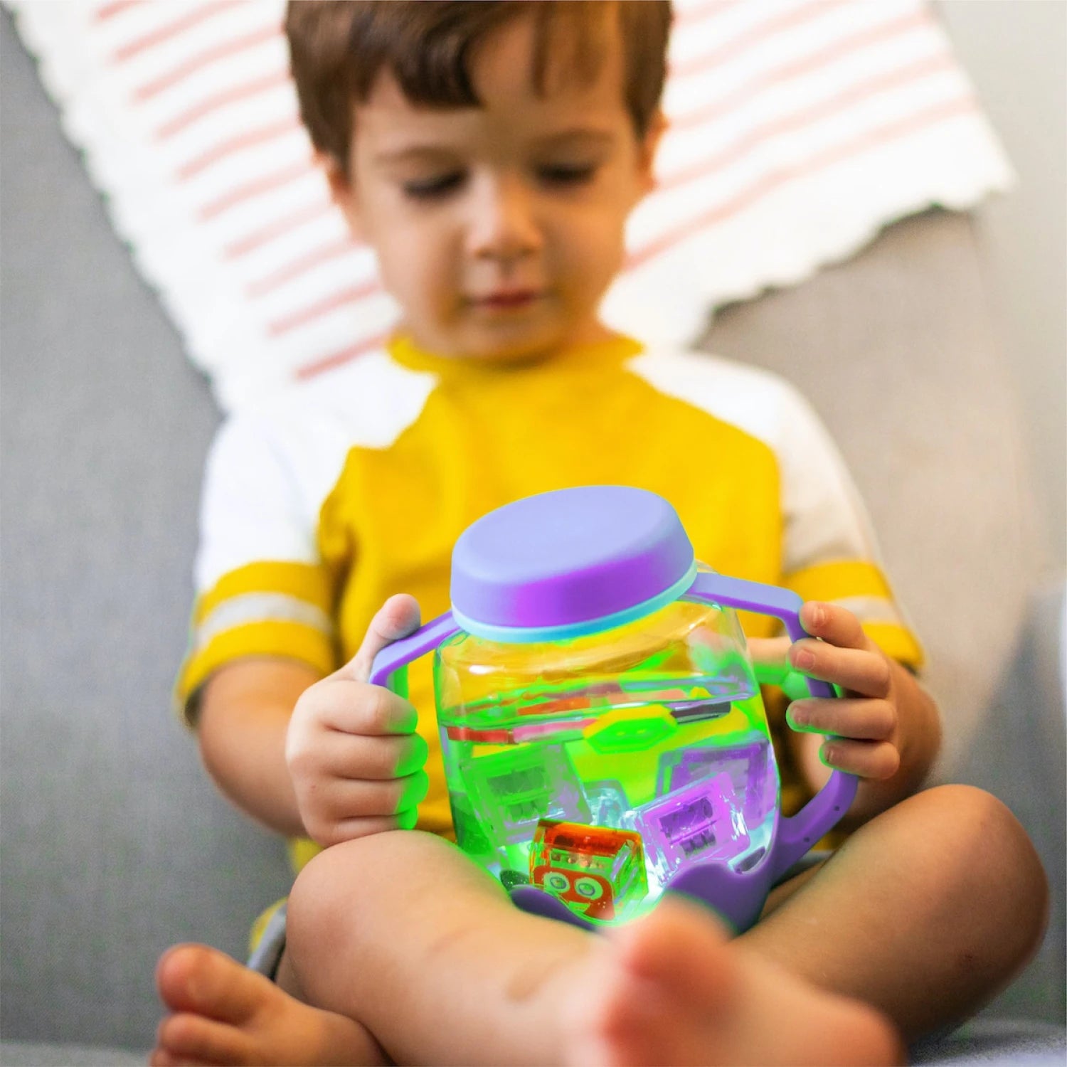 Jarra de juego sensorial GloPals - Violeta