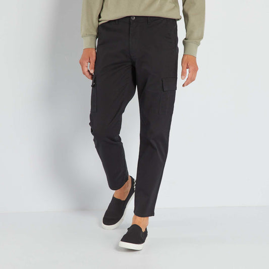 Pantalon con bolsillos negro