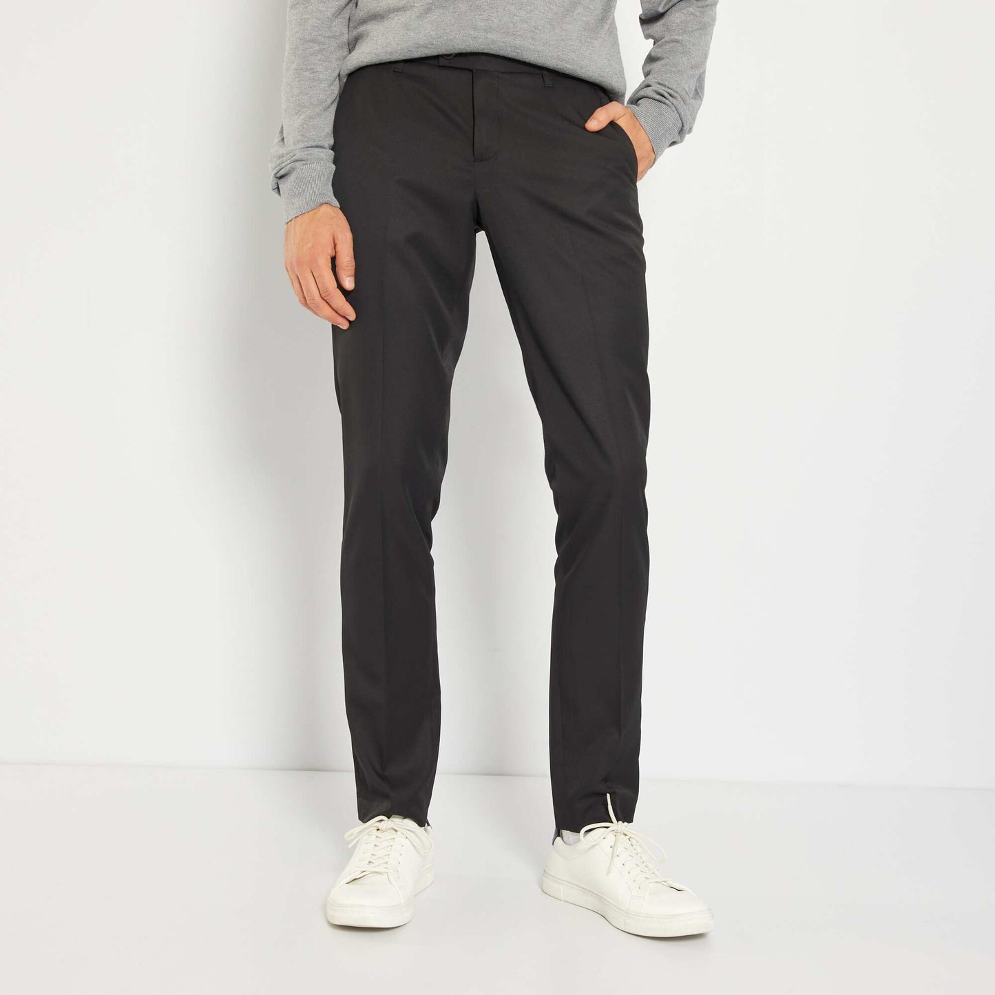 Pantalón de traje slim negro