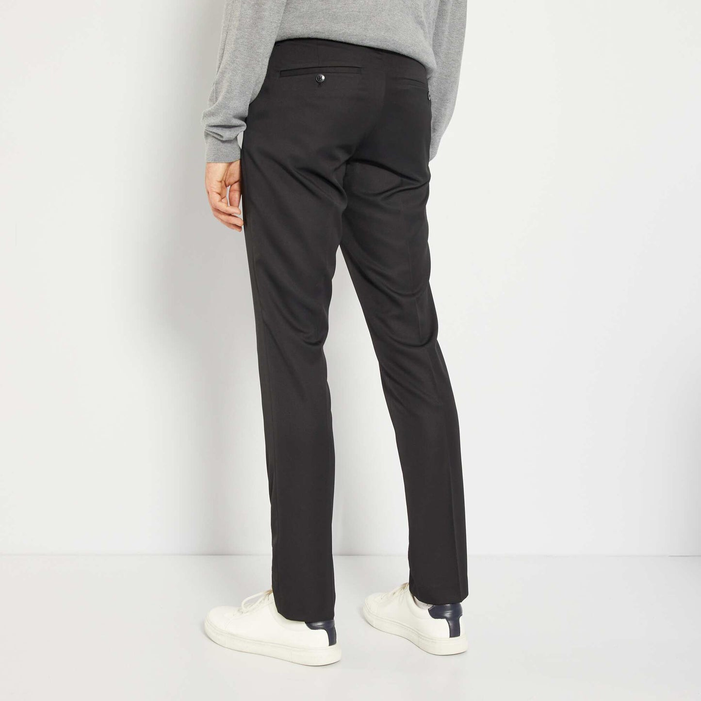 Pantalón de traje slim negro