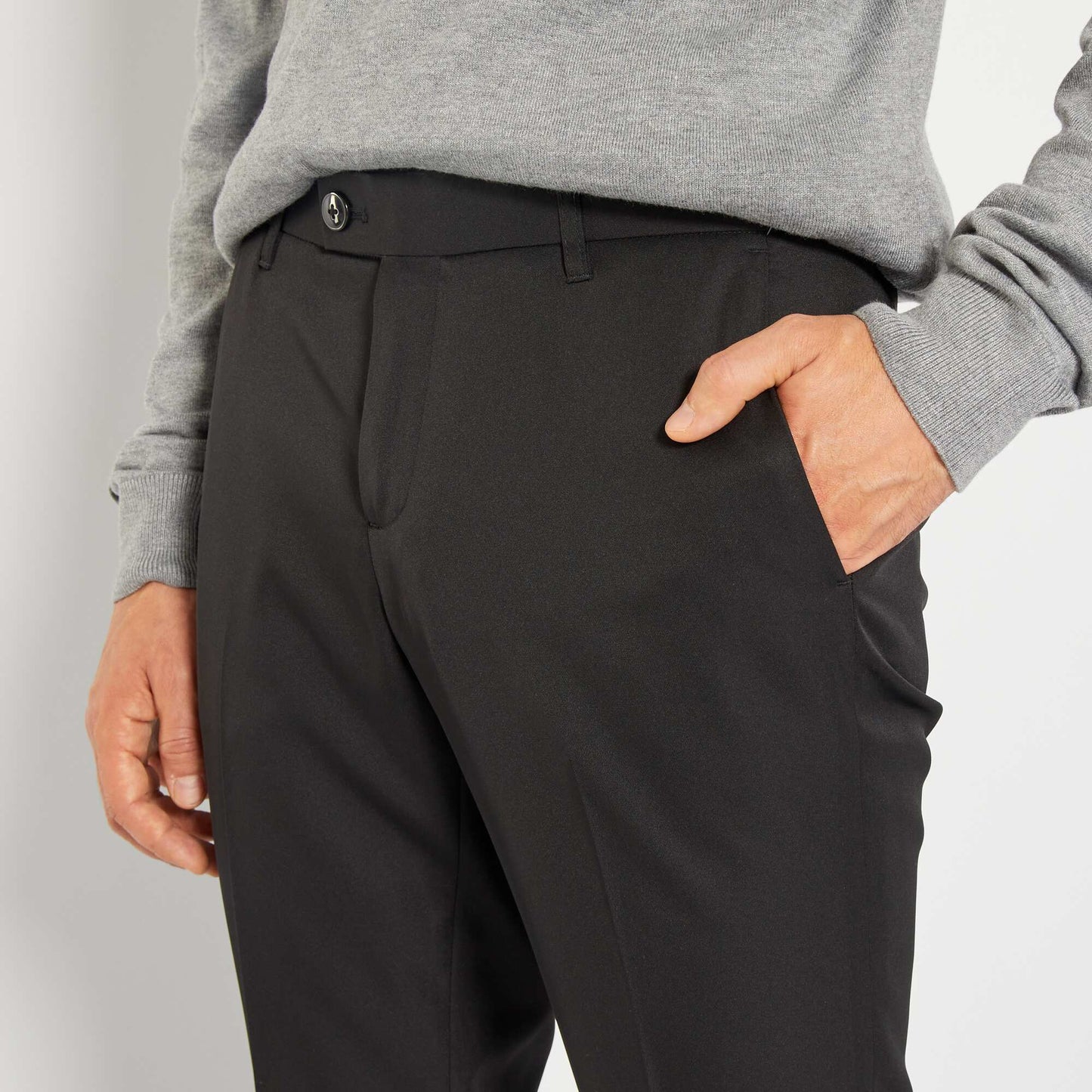 Pantalón de traje slim negro