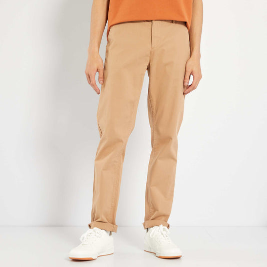 Pantalón chino slim beige