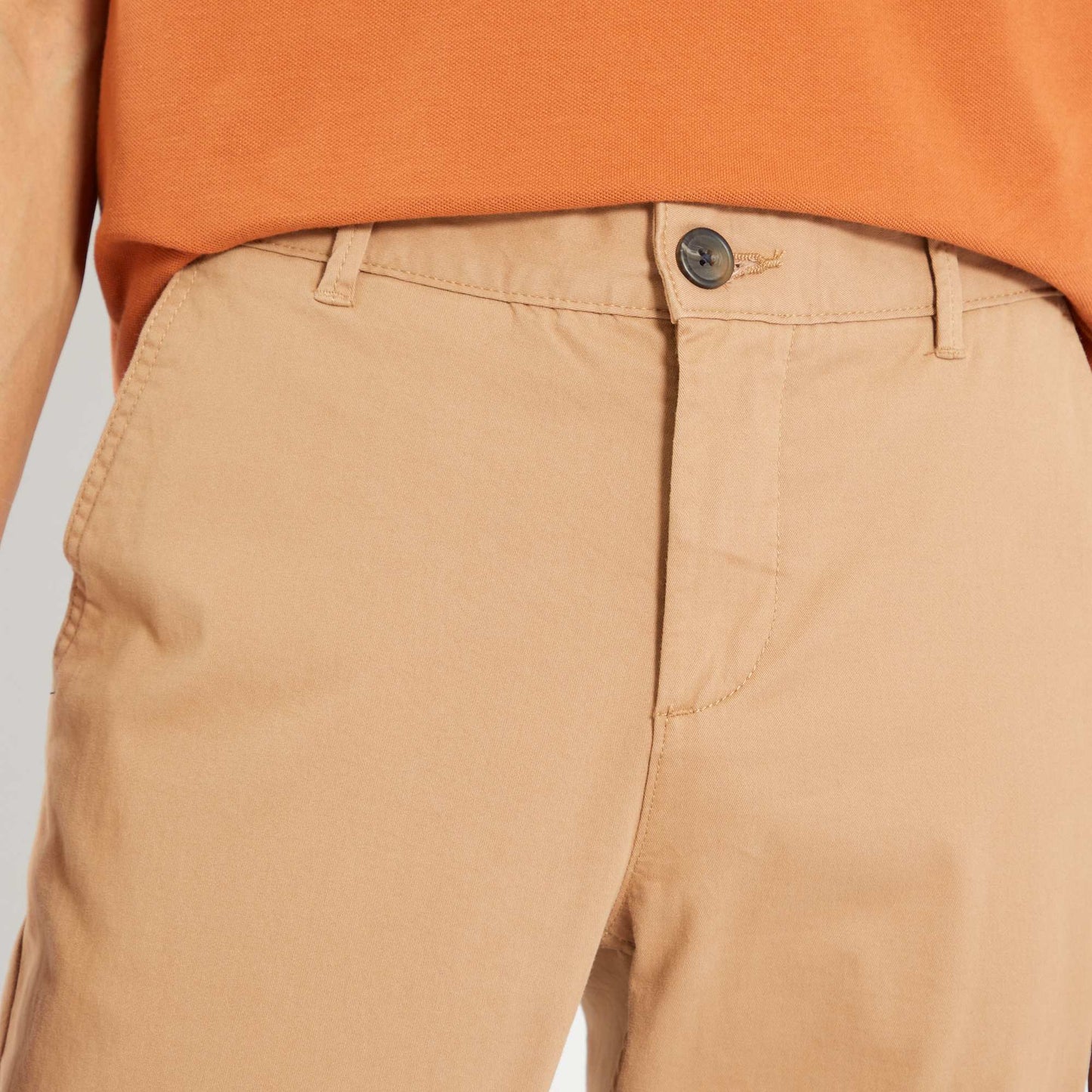 Pantalón chino slim beige