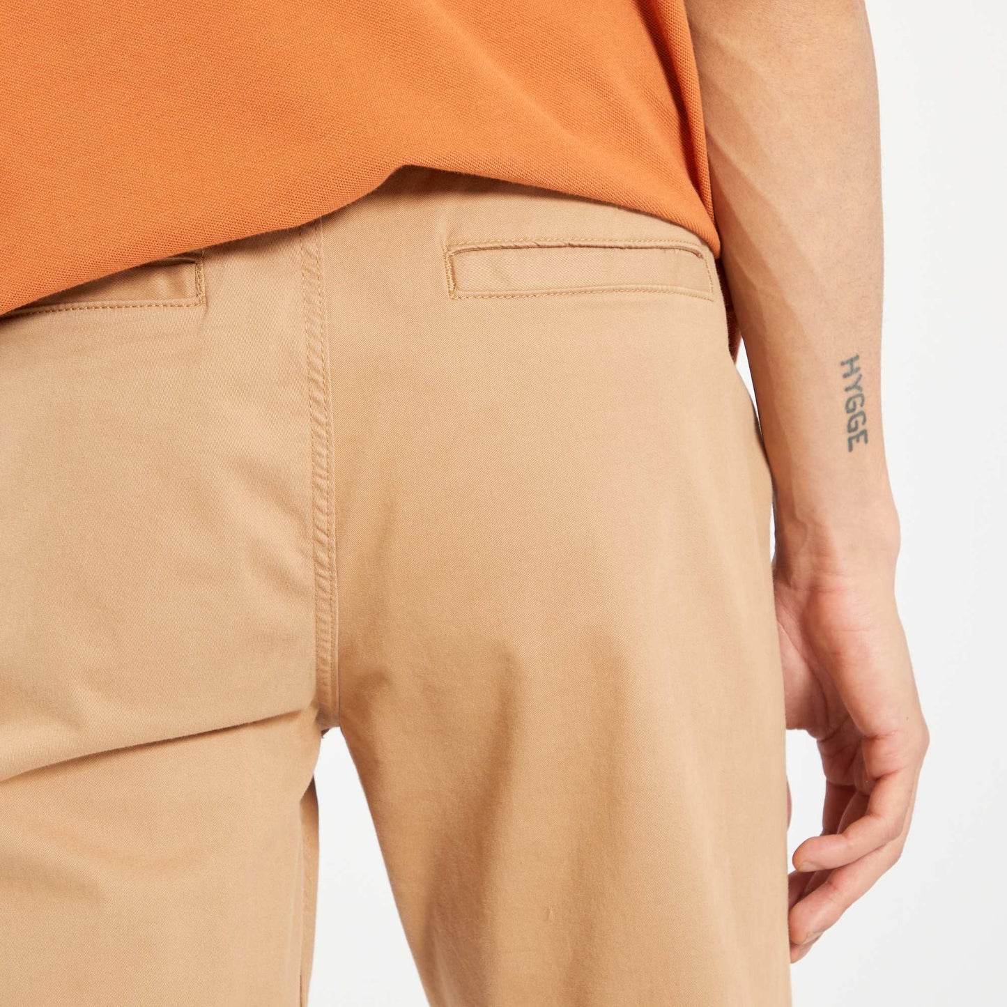 Pantalón chino slim beige