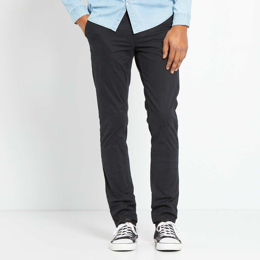 Pantalon chino slim negro