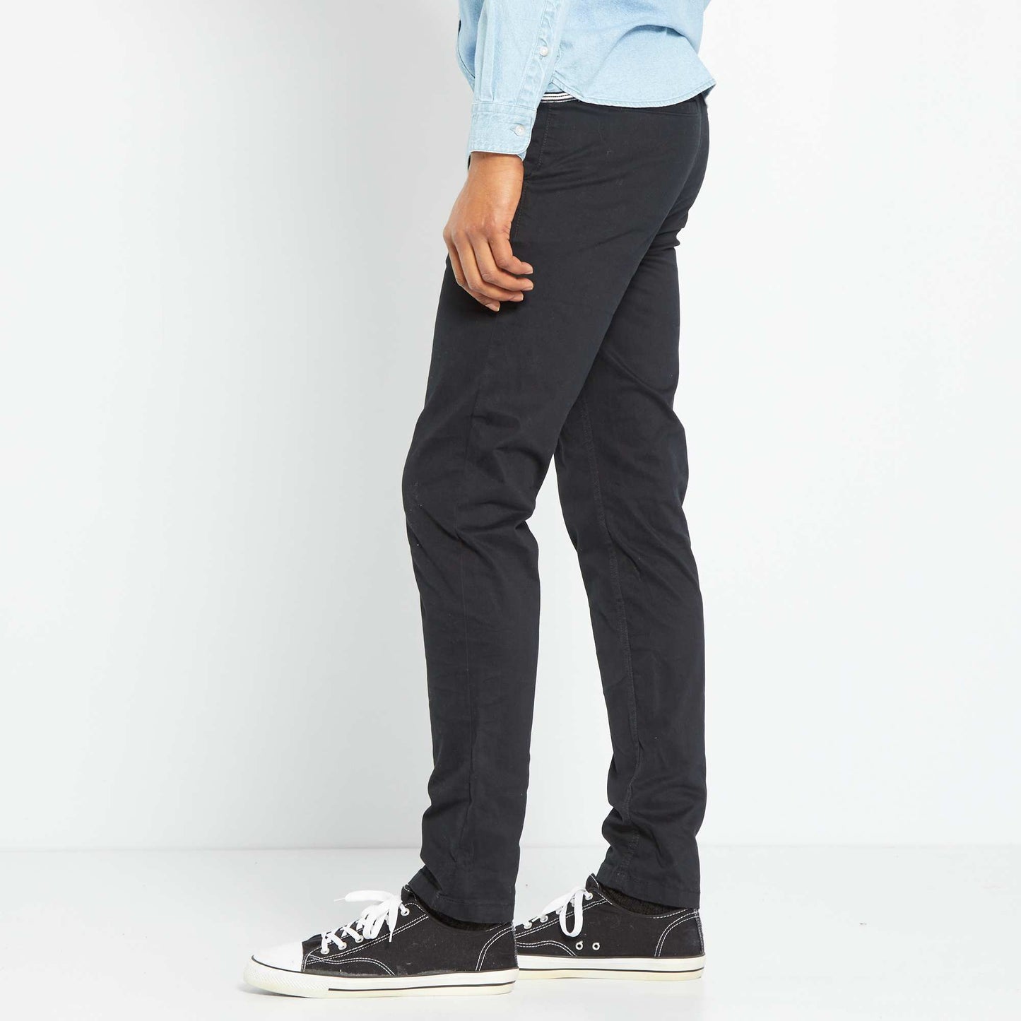 Pantalon chino slim negro